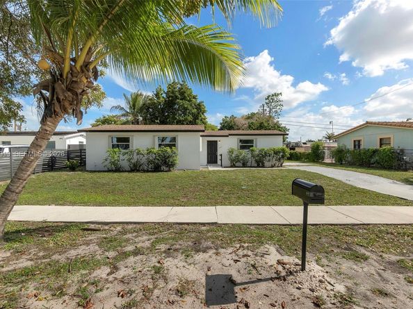 7970 NW 176th St, Hialeah FL 33015
