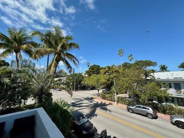 940 7th St D, Miami Beach FL 33139