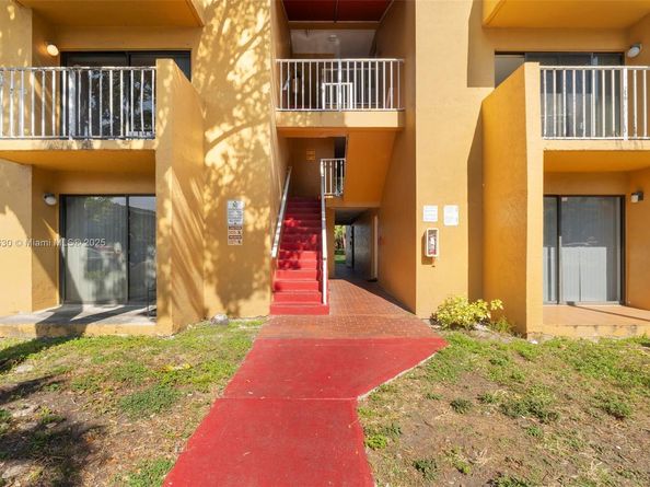 15600 SW 80th St L203, Miami FL 33193