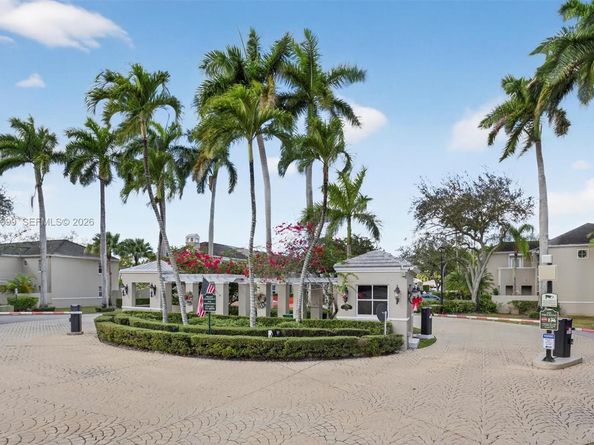 7110 SW 54th St, Miami FL 33155