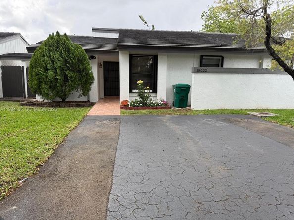 15022 SW 127th Pl, Miami FL 33186