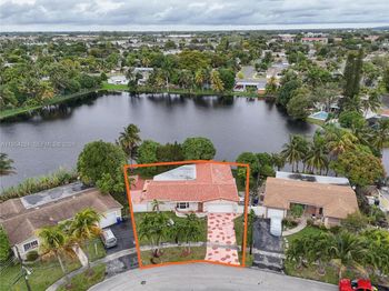 3241 NW 40th St