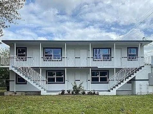 1277 NW 58th St, Miami FL 33142