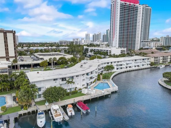 2500 Diana Dr 305, Hallandale Beach FL 33009