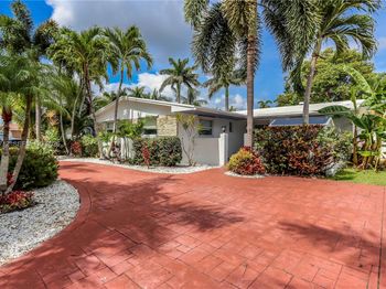 1102 N 13th Ave