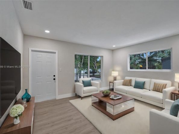 21021 NE 13th Pl, Miami FL 33179