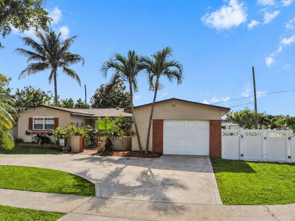 600 SW 67th Ave, Pembroke Pines FL 33023