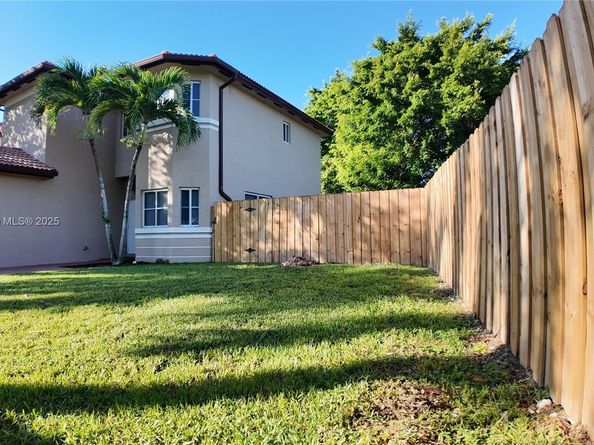 2558 NE 41st Ave, Homestead FL 33033