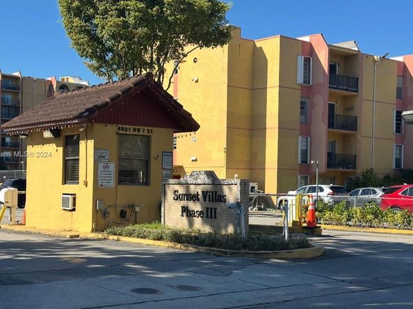 4717 NW 7th St 60410, Miami FL 33126