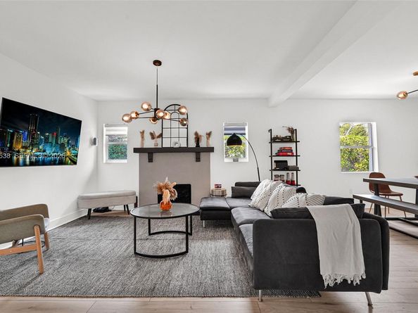 37 NW 47th St, Miami FL 33127