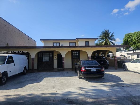 19 E 45th St, Hialeah FL 33013