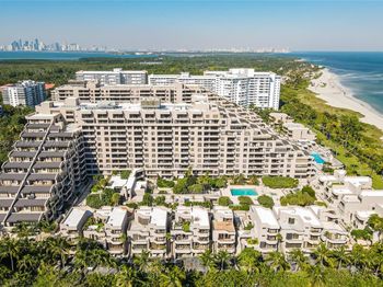 201 Crandon Blvd