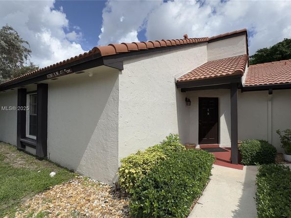 Undisclosed Address #A11863103, Miami FL 33185