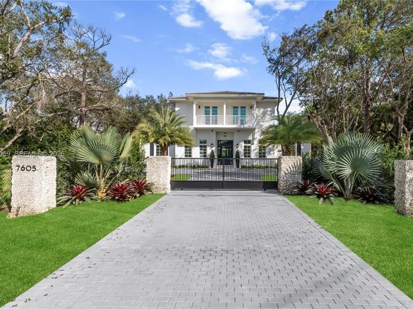 7605 SW 71st Ave, Miami FL 33143