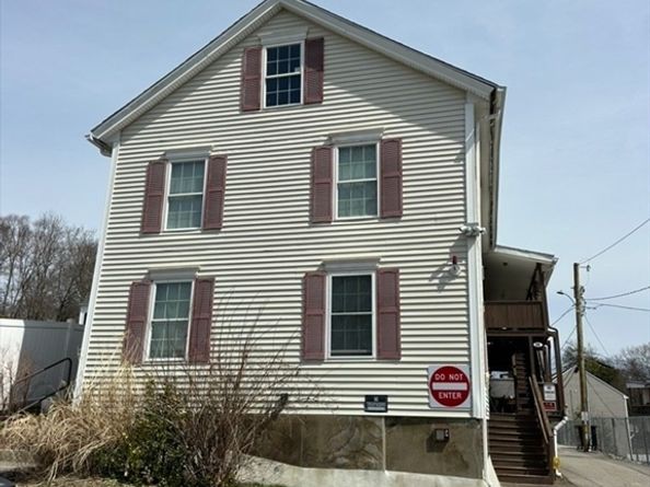 6 Milton St, Worcester MA 01605