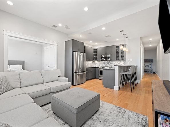 115 B St 2, Boston MA 02127