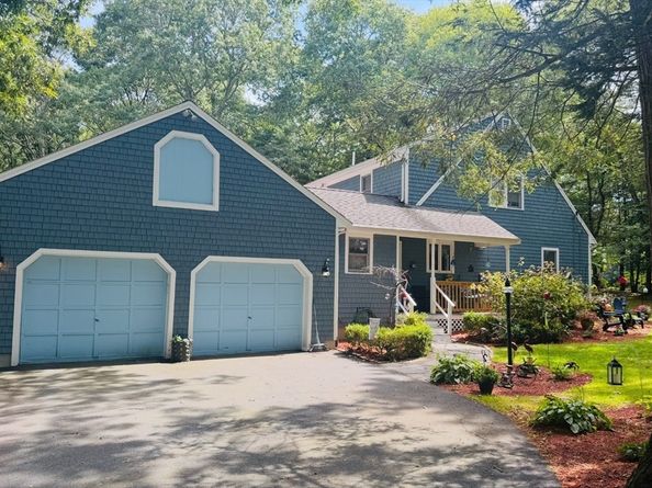 24 Bells Brook Rd, Lakeville MA 02347