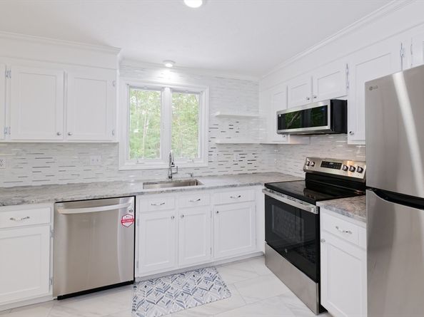 60 Spencer St 60, Millis MA 02054