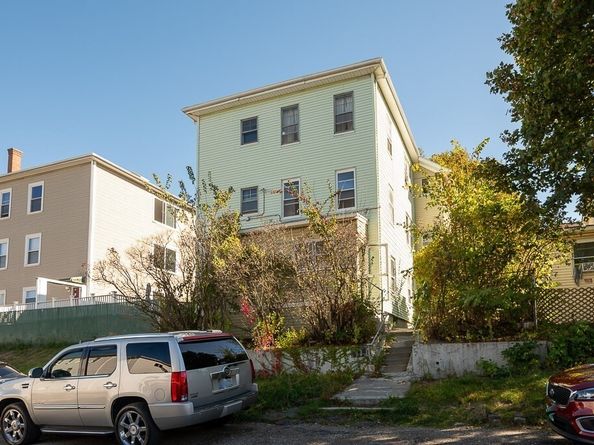 91 Fox St, Worcester MA 01604