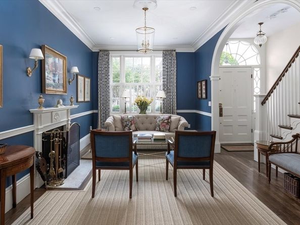 62 Chestnut St, Boston MA 02108