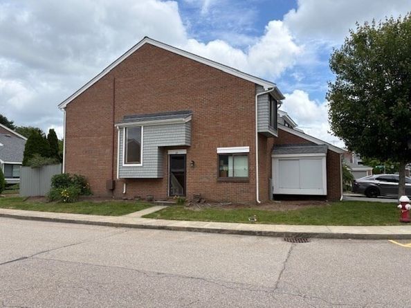 64 Laurelwood Dr 64, Stoughton MA 02072