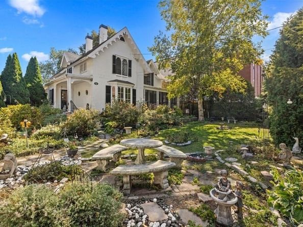 92 Old River Place, Dedham MA 02026