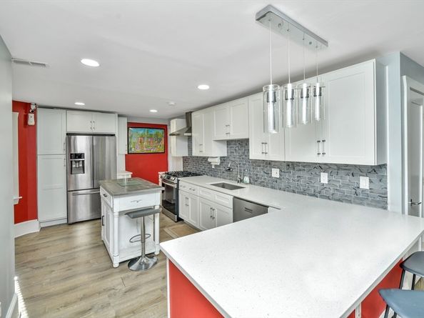 32-32R Temple St, Boston MA 02126