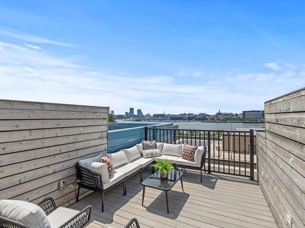 301 Border Street 49, Boston MA 02128
