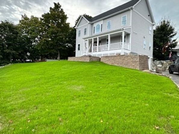 17 Mazzeo Dr, Randolph MA 02368