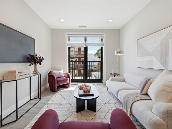 656 Saratoga 306, Boston MA 02128