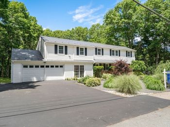 19 Country Ln