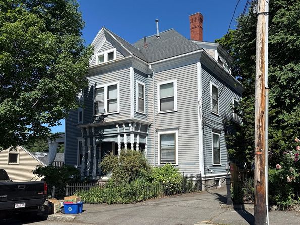 83 Pleasant St 3, Marblehead MA 01945