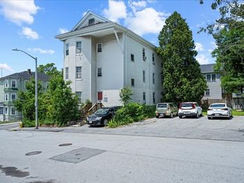 60 Esther St