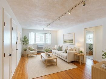 104 Trowbridge St