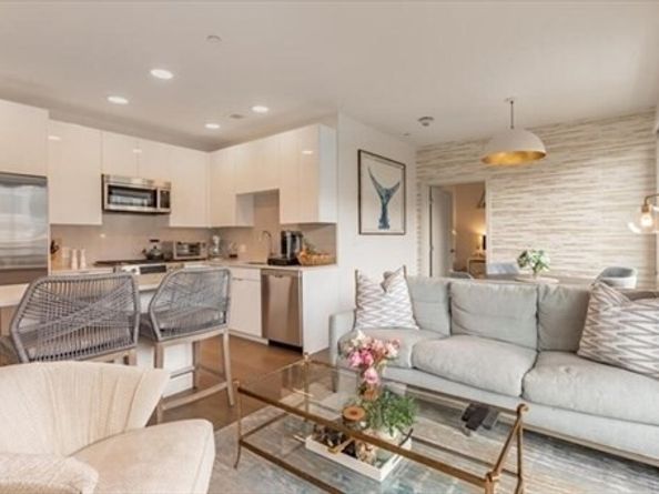 45 Lewis St 401, Boston MA 02128