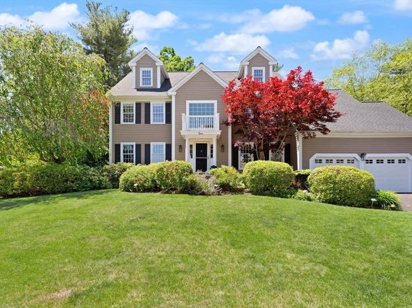 2 Shipley Cir, Westford MA 01886