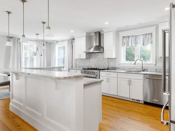 37 Sassamon Ave
