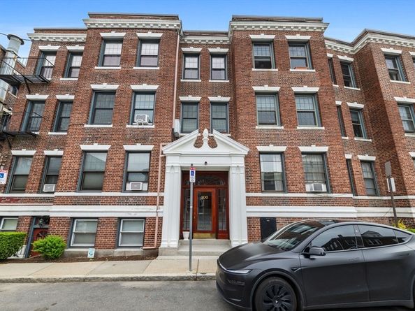 100 Lanark Rd 4, Boston MA 02135