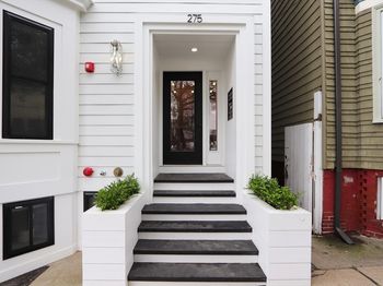 275 Webster