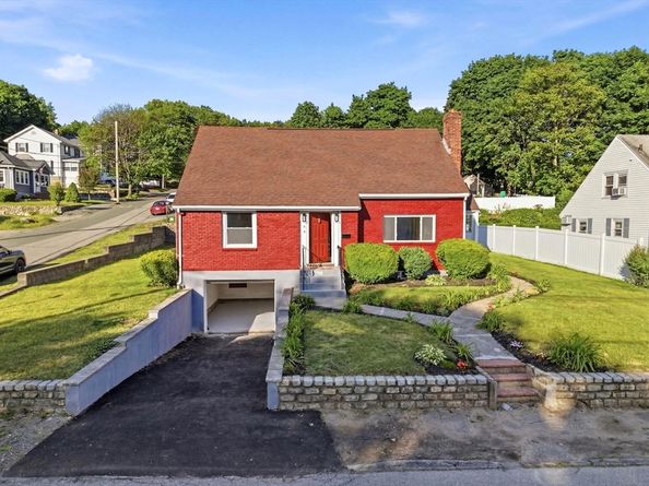 92 Garfield Ave, Woburn MA 01801