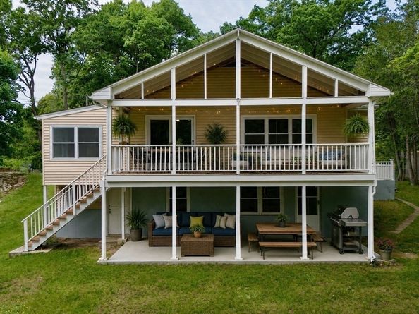 82 Cottage St, Natick MA 01760