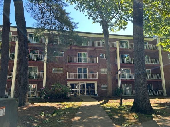 65 Greentree Ln 35, Weymouth MA 02190