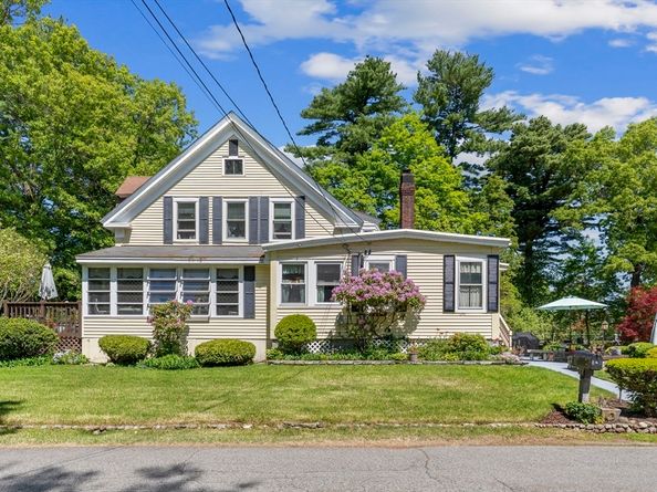 14 Naylor Ave, Chelmsford MA 01863