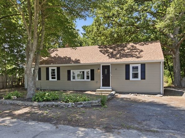 12 Elizabeth St, Stoughton MA 02072