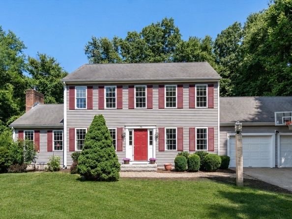 75 Connor Pass, Uxbridge MA 01569