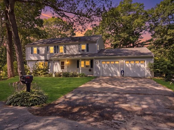 10 Roberta Dr, Wareham MA 02532