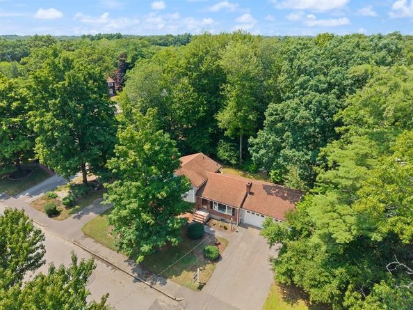 35 Rustic Dr, Weymouth MA 02190