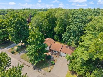 35 Rustic Dr