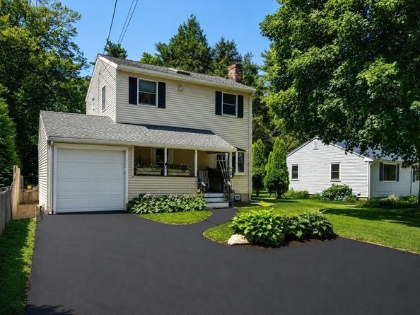 18 Lodge Road, Wayland MA 01778