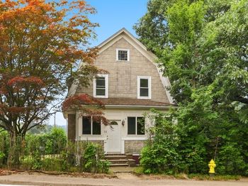 34 Common St